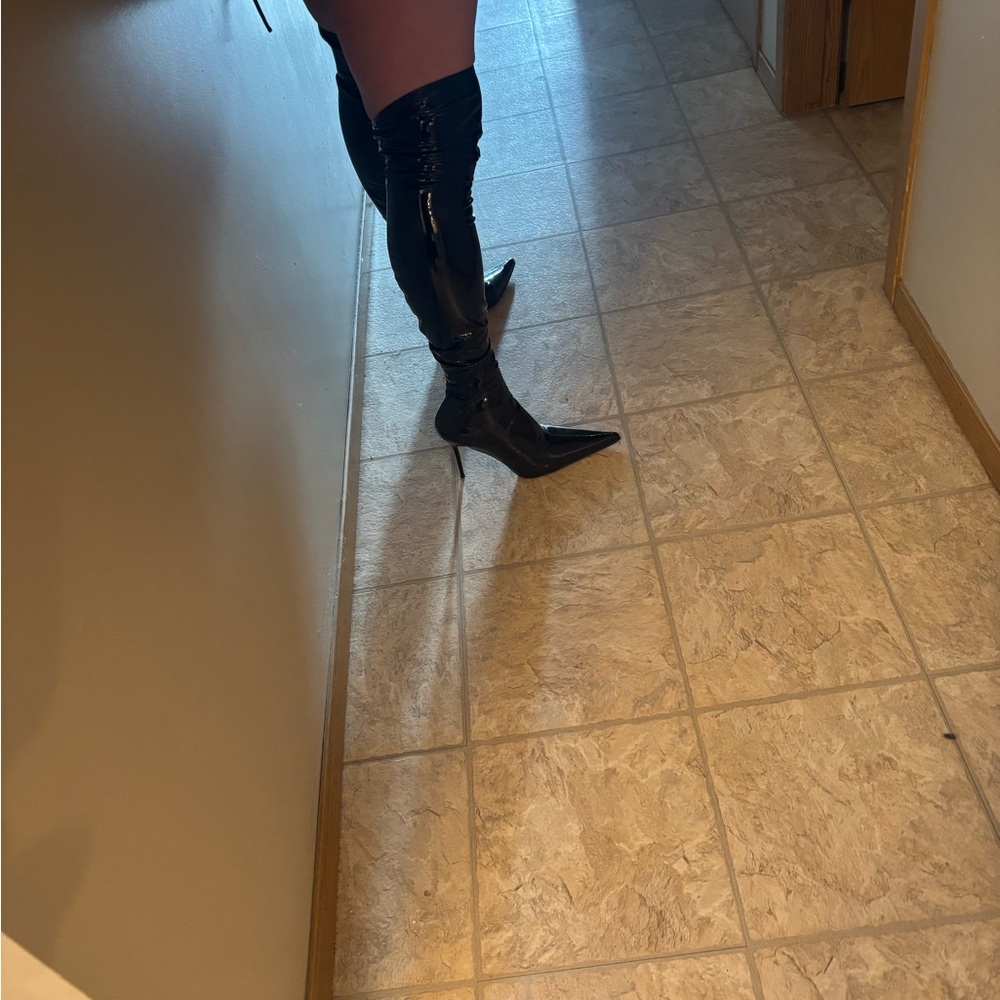 Elegant Black Over-the-Knee Boots